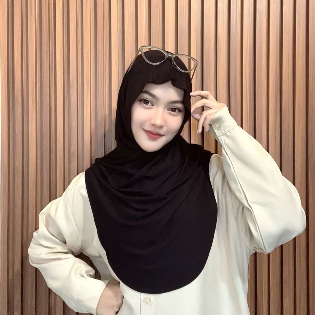 Hanania Hijab Lavia Hijab Instan Bergo Meleyot Plus Inner 2In1 Size L Kaos Rayon Cooltech