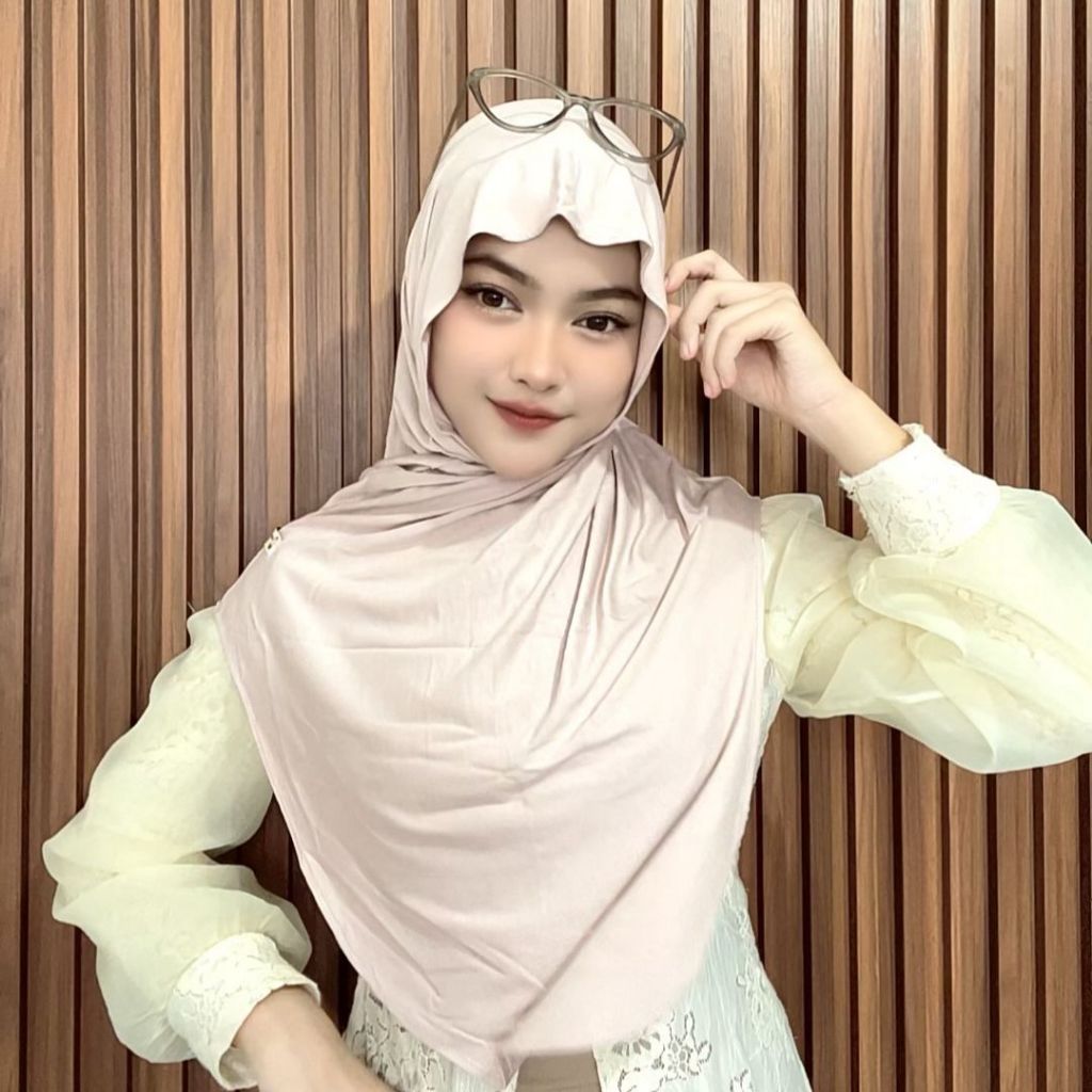 Hanania Hijab Lavia Hijab Instan Bergo Meleyot Plus Inner 2In1 Size L Kaos Rayon Cooltech